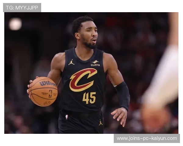 米切尔关键三分稳稳命中,骑士在主场取胜