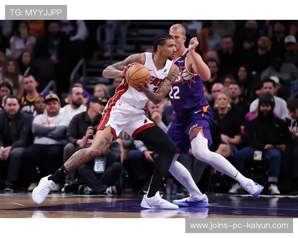 热火内线篮下强攻频频得手